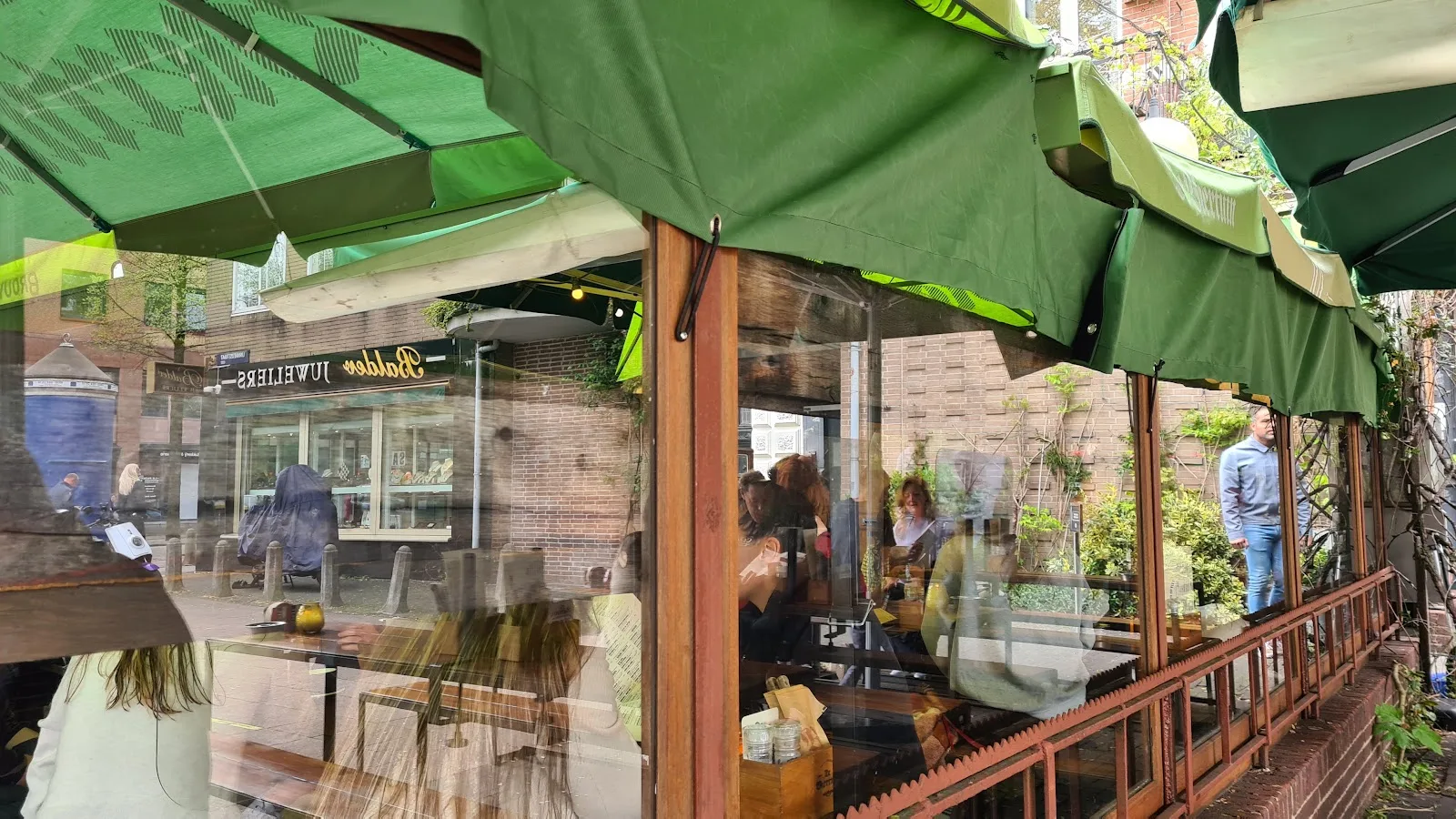 De Biertuin Linnaeusstraat